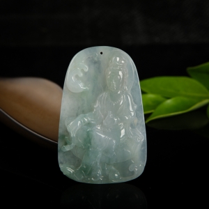 糯冰种飘花翡翠观音吊坠