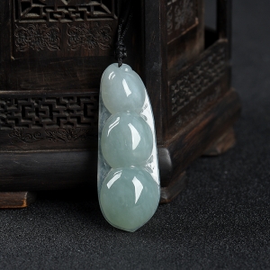糯种灰绿翡翠连中三元吊坠