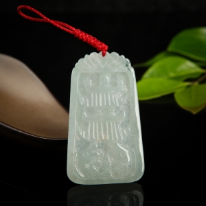 糯种飘花翡翠鱼跃龙门吊坠