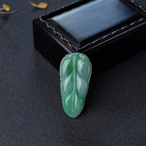 糯种豆绿翡翠叶子吊坠