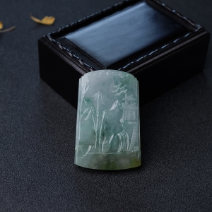 糯种俏色翡翠山水意境牌吊坠