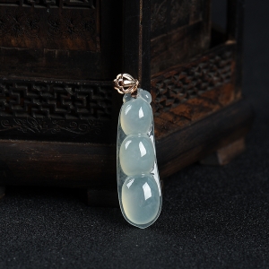 18k糯冰种浅绿翡翠连中三元吊坠