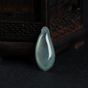 糯冰种深绿翡翠福瓜吊坠