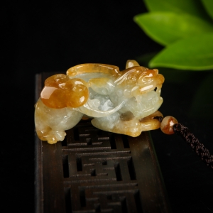 糯种黄翡貔貅吊坠