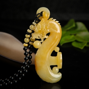 糯种黄翡辰龙吊坠