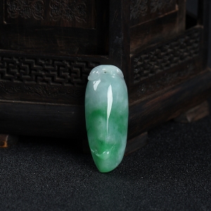 糯种飘翠翡翠福瓜吊坠