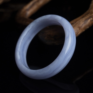 60.5mm蓝玉髓扁镯
