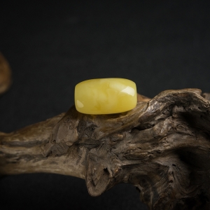 鸡油黄蜜蜡桶珠