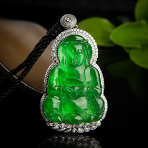 18k糯冰种翠绿翡翠观音吊坠