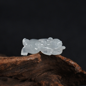 糯冰种白色翡翠貔貅吊坠