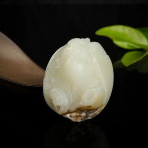 籽料和田白玉齐天大圣吊坠