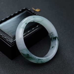 60.5mm糯冰种飘花翡翠平安镯