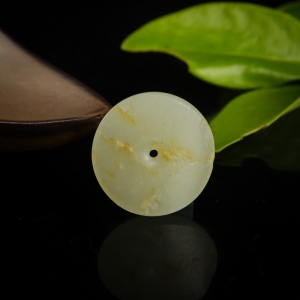 籽料和田青白玉平安扣吊坠