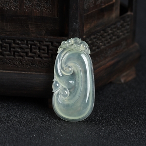 糯冰种翡翠如意吊坠
