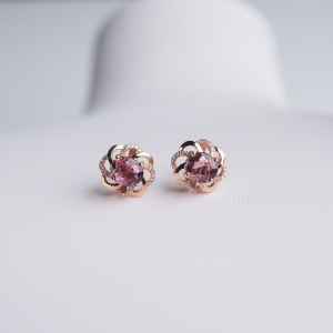 18K金镶钻粉色碧玺耳钉