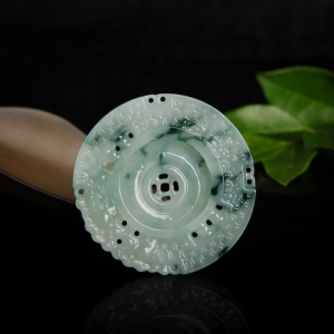 糯种飘花翡翠扭转乾坤吊坠