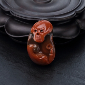 冻料南红一念之间吊坠