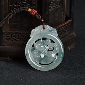 糯冰种飘花翡翠麒麟吊坠
