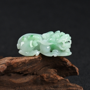糯种飘翠翡翠貔貅吊坠
