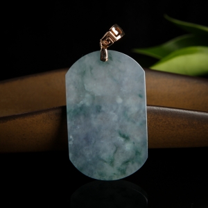 18k糯冰种飘花翡翠无事牌吊坠