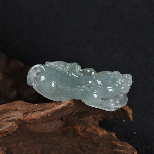 糯冰种飘花翡翠貔貅吊坠