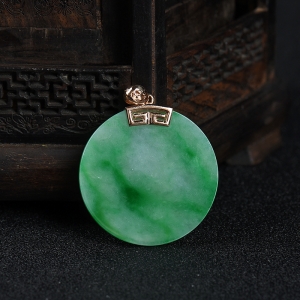 18k糯种飘翠翡翠无事牌吊坠