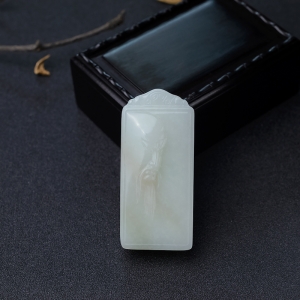 山料和田白玉关公吊坠