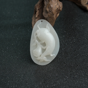 山料和田白玉连年有余吊坠