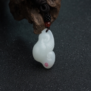 山料和田羊脂白玉如意吊坠