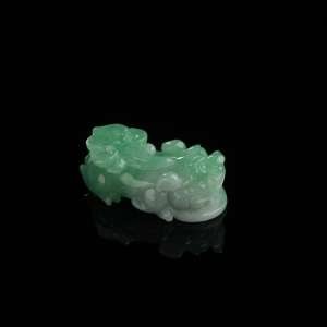 糯种浅绿翡翠貔貅吊坠