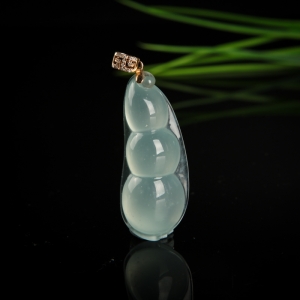 18K糯冰种翡翠连中三元吊坠