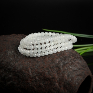 糯冰种白色翡翠项链