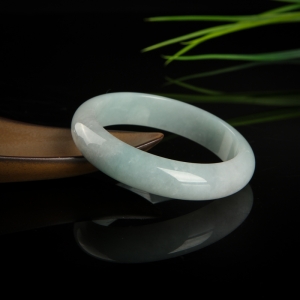 57.5mm豆种翡翠手镯