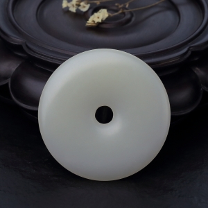 籽料和田白玉平安扣吊坠