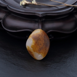 籽料俏色和田玉金玉满堂吊坠