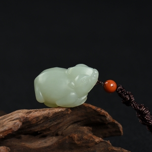 籽料和田白玉招财进宝吊坠