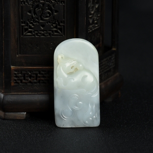 籽料和田青花玉貔貅吊坠