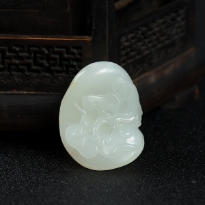 籽料和田白玉如意吊坠