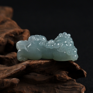 糯种翡翠貔貅吊坠