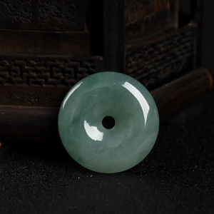 糯种深绿翡翠平安扣吊坠