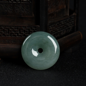 糯种深绿翡翠平安扣吊坠