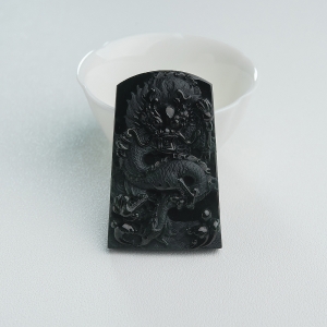 糯冰种墨翠龙牌吊坠