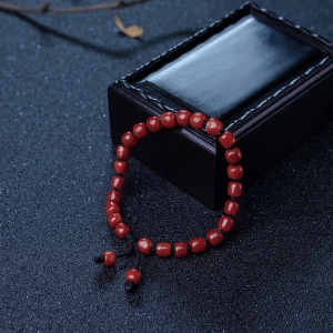 阿卡朱红珊瑚桶珠手串