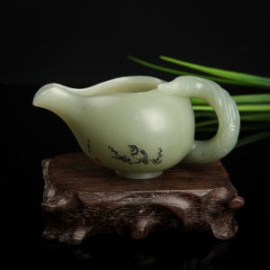 山料和田青玉喜上眉梢摆件