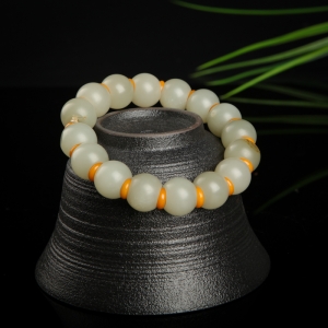 籽料和田青白玉桶珠手串