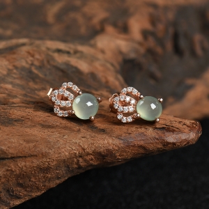 银镶糯种翡翠耳钉