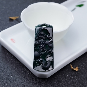 糯冰种墨翠双龙戏珠吊坠