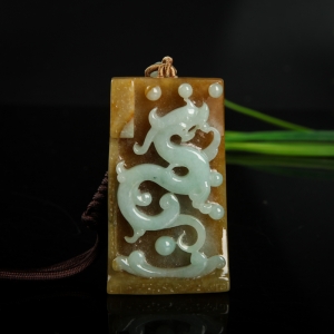 糯种俏色翡翠仿古龙吊坠