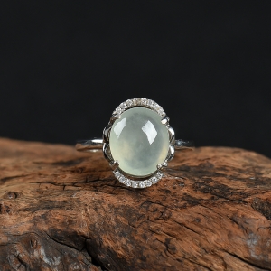 银镶糯冰种翡翠戒指