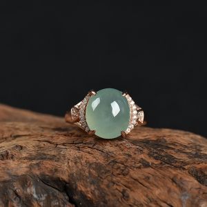 银镶糯种深绿翡翠戒指